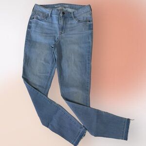 Old Navy Rockstar Light Wash Mid Rise Raw Hem Jeans Size 4 Tall